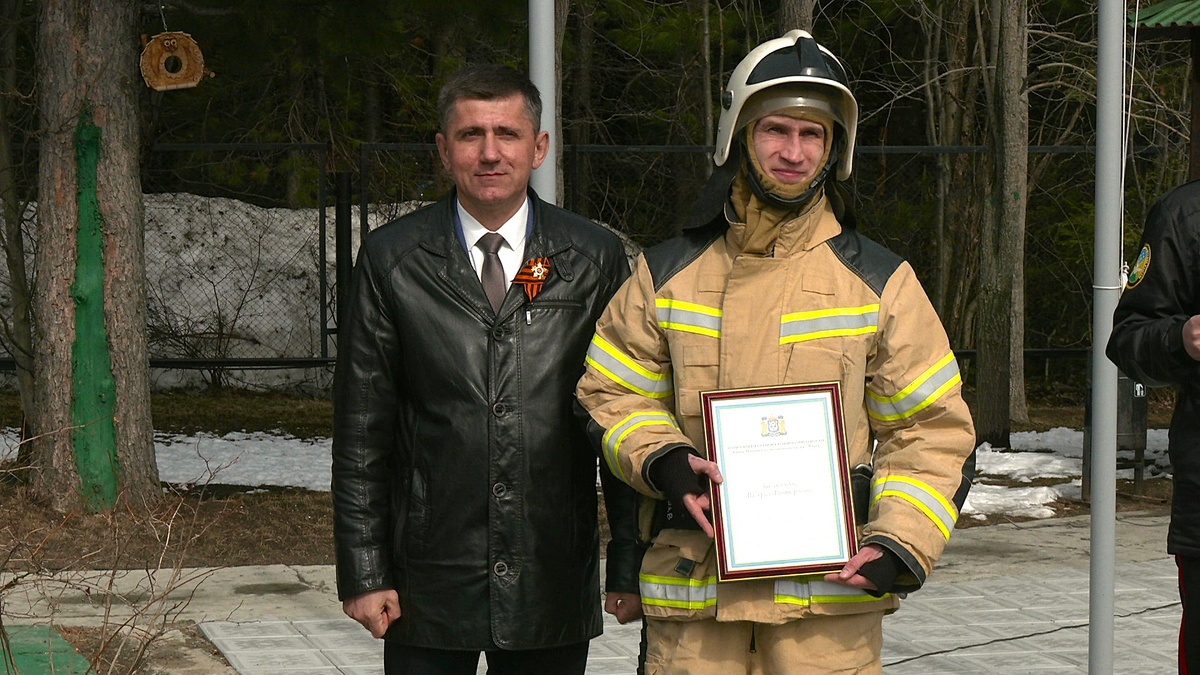    Пожарные в Югре получили награды к профессиональному празднику