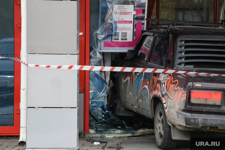 Авария произошла утром в Верх-Исетском районе
Фото: Илья Московец © URA.RU