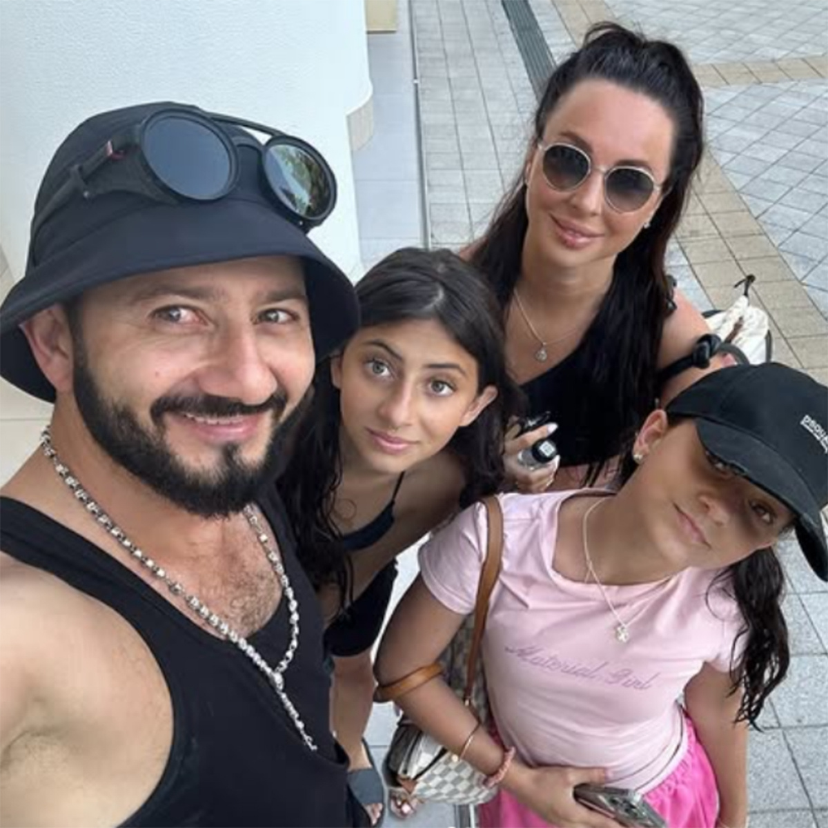 У Михаила Галустяна и Виктории двое дочерей-подростков. Фото: соцсети Михаила Галустяна