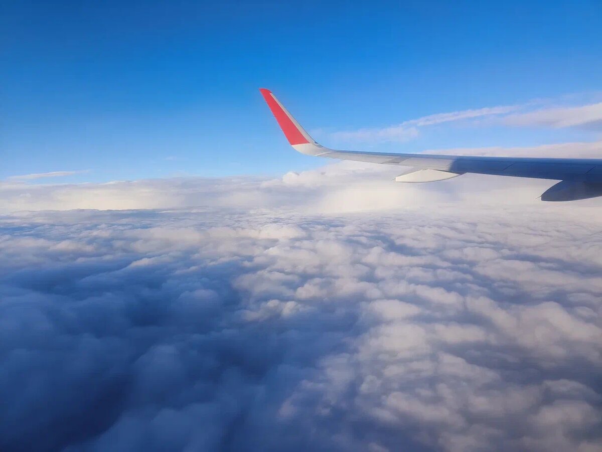 Как же красиво небо из иллюмиратора. Фото Светы Давыдовой