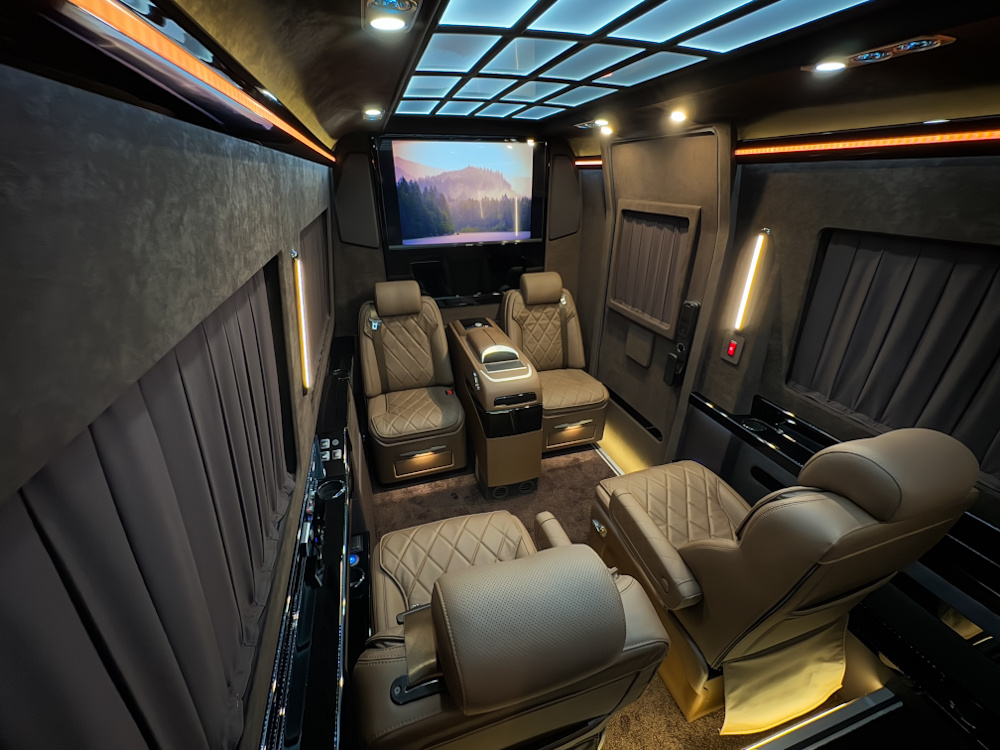 Салон Mercedes-Benz Sprinter 519 CDI Extra Long