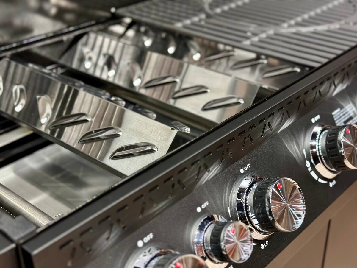 Флаворайзеры из нержавеющей стали в грилях Blackout