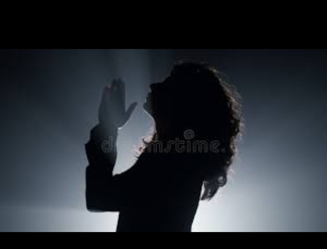 Между вдохом и выдохом.