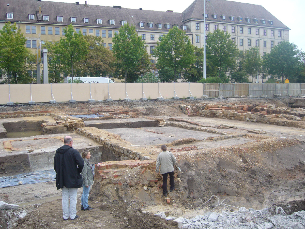Раскопки в Лейпциге на месте завода по производству компьютеров. Фото Татьяны Горбуновой, 2015 год