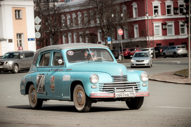    Легендарные автомобили "Победа" проехали по ПетрозаводскуЮнармия Петрозаводска / VK