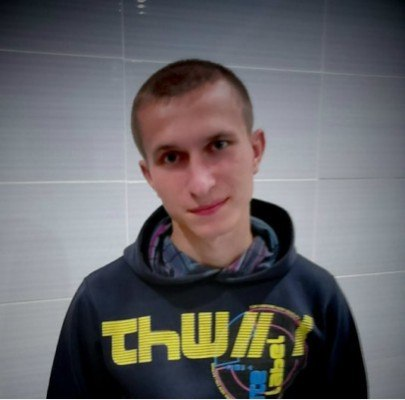 Парень вытащил из горящего дома семерых детей и их маму