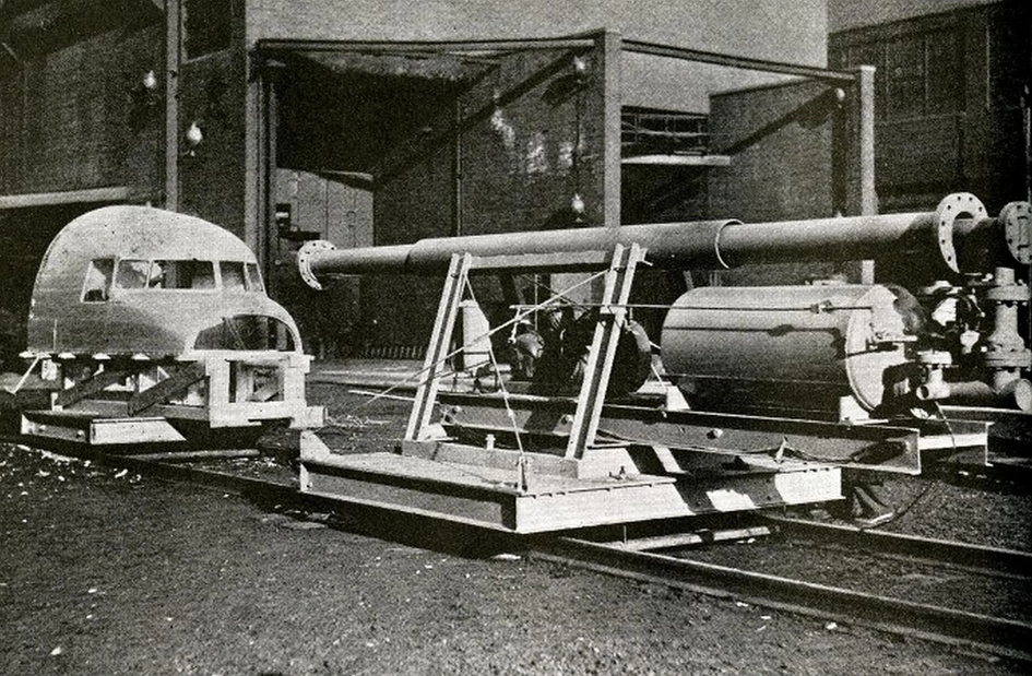 Настоящая куриная пушка, для стресс тестов разных частей самолетов.