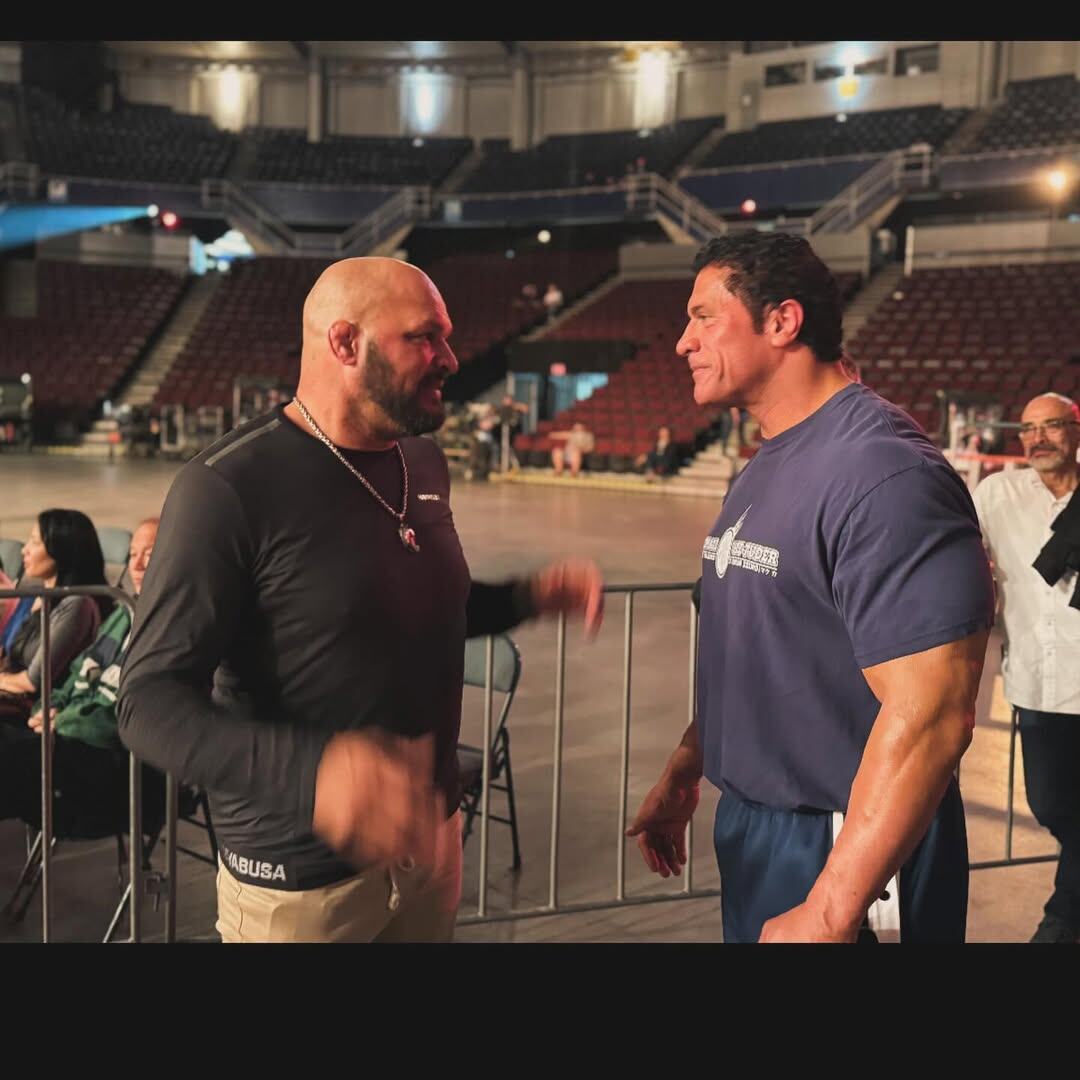    Марк Керр и Дуэйн Джонсон@markkerrtsm ./ Соцсети