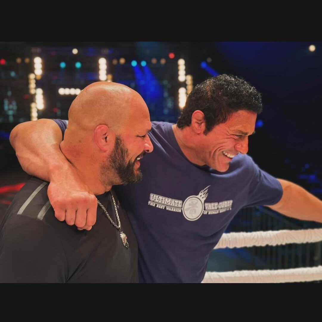    Марк Керр и Дуэйн Джонсон@markkerrtsm ./ Соцсети