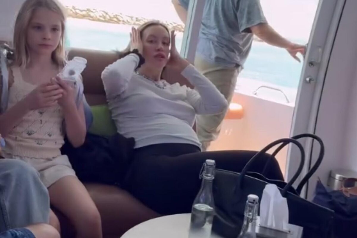    Валентина Иванова и дочь Тимати Кадр из видео