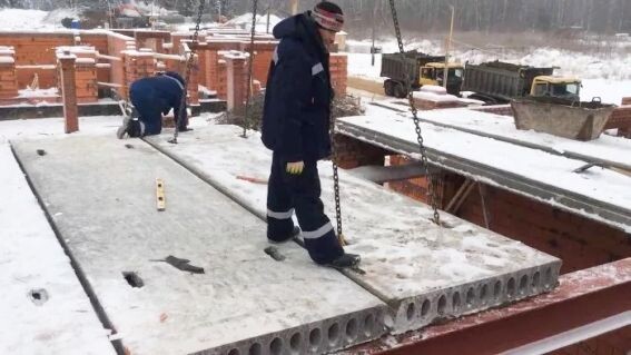 Как поставить на каркасный дом железобетонные перекрытия. Надо просто воспользоваться той же самой каркасной схемой, вот и всё