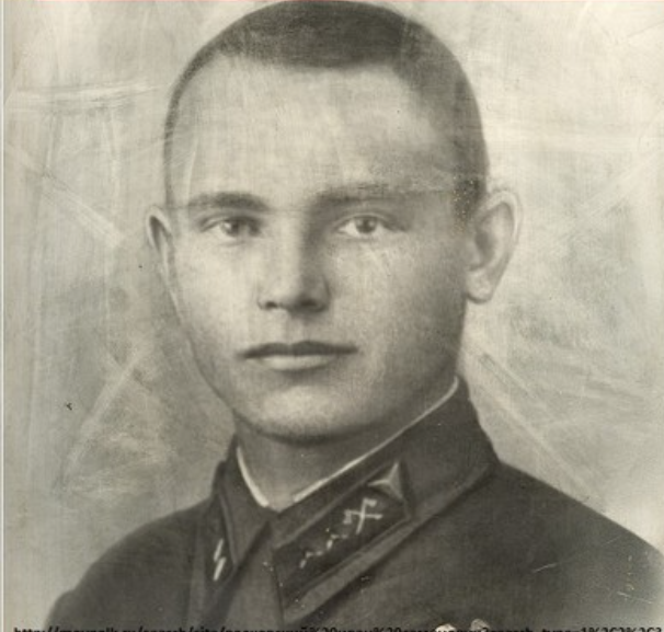 Волковский
Иван
Семенович
Мл. лейтенант / Командир взвода 33 СТРЕЛКОВОЙ БРИГАДЫ ВОЛХОВСКОГО ФРОНТА
26.10.1917 - 14.05.1942