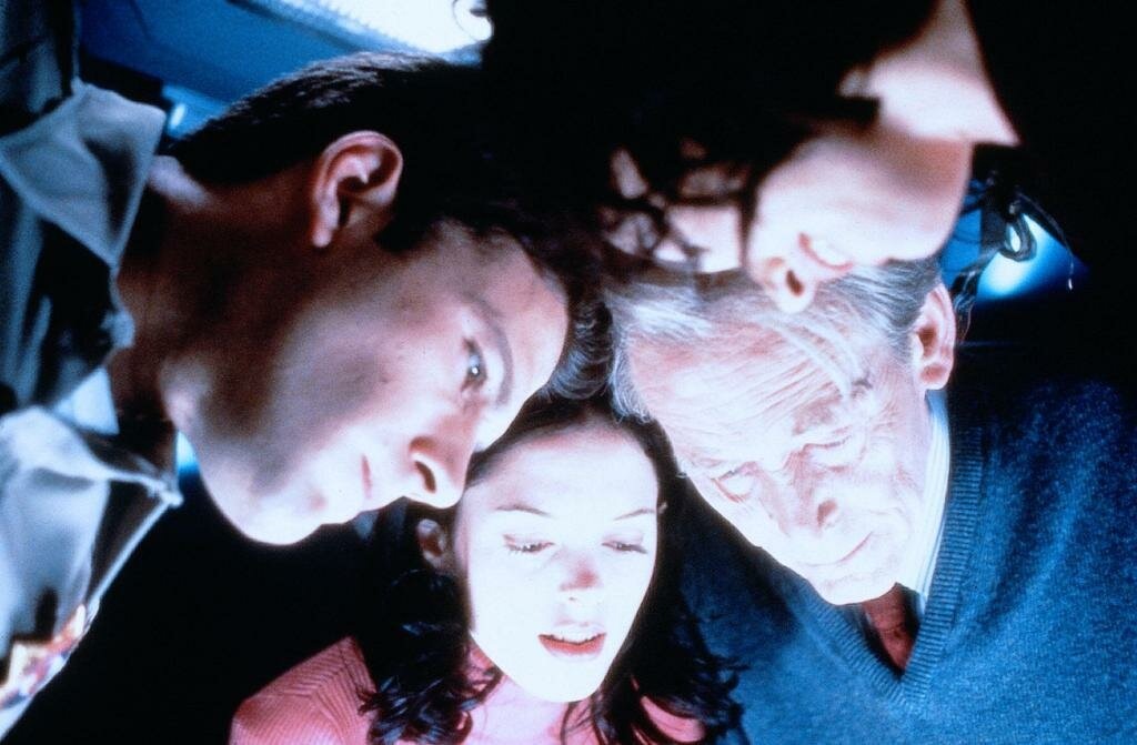 Кадр из фильма «Фантомы» (1998)