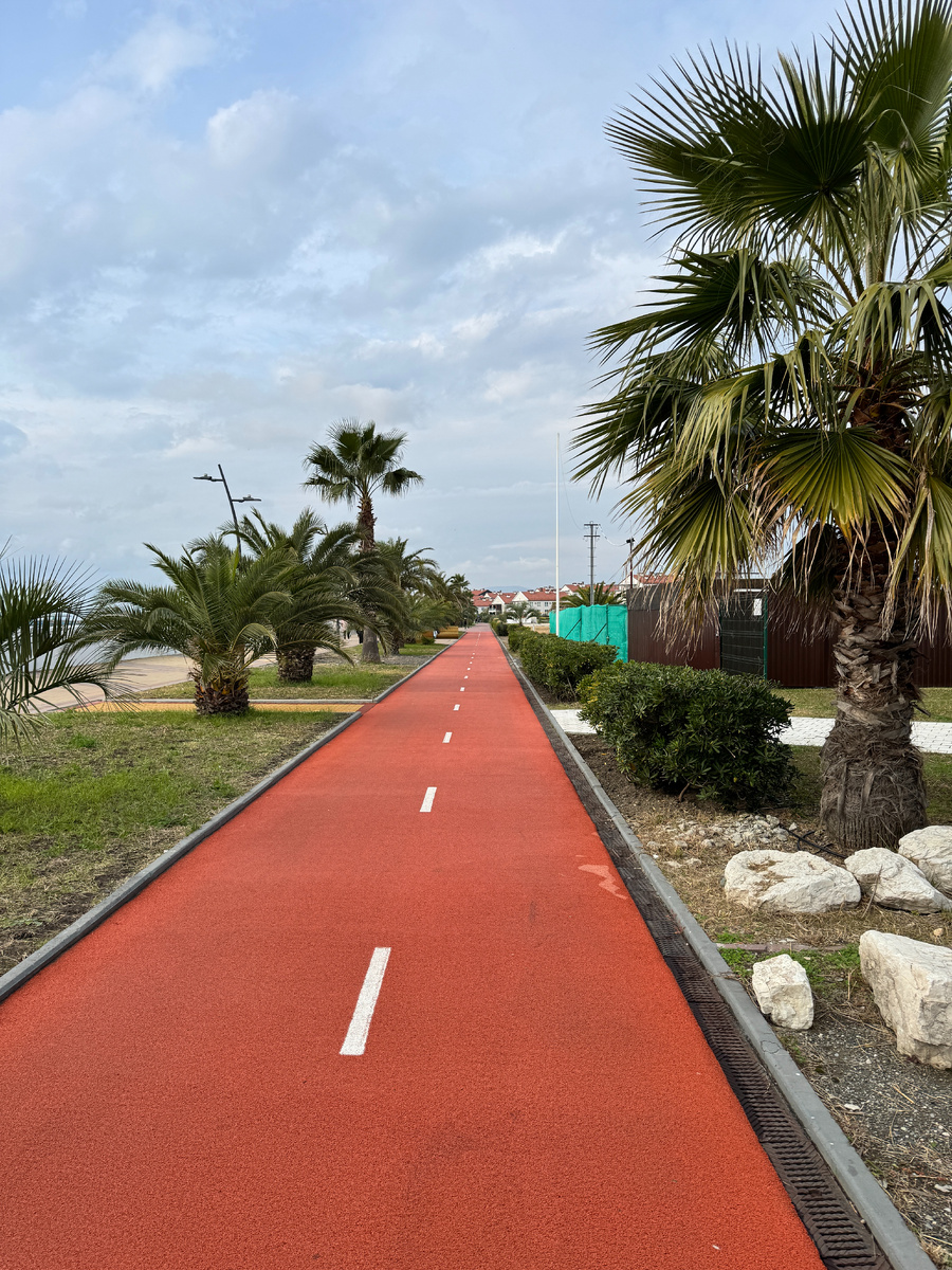 Шикарные велодорожки по всему поселку