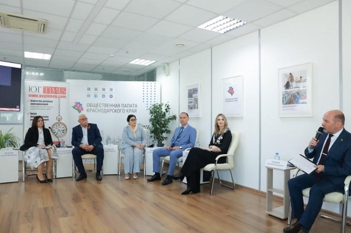    Иван Семенец