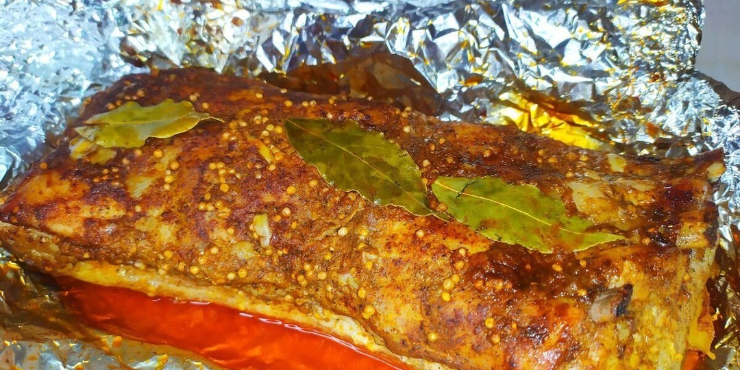 Грудинка запечённая в фольге. Простой и вкусный рецепт.