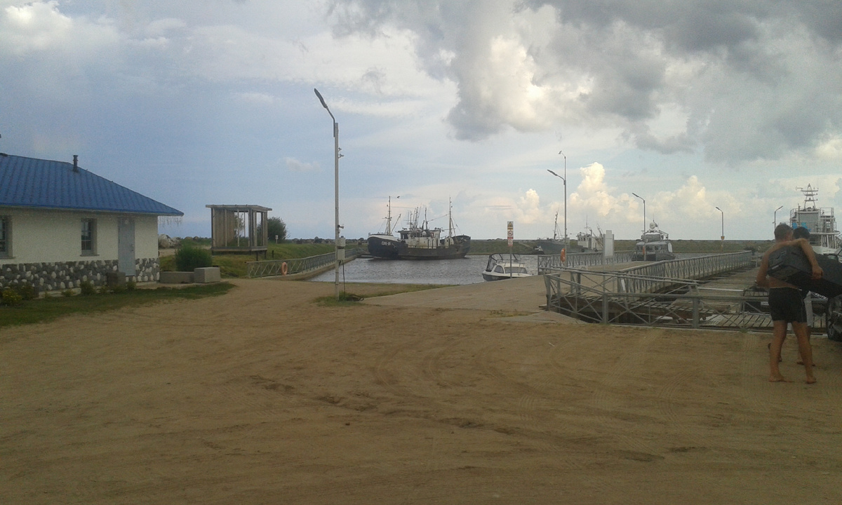 еще немного пляжа