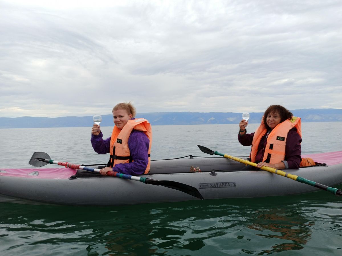 Участок пути по Байкалу на байдарках. Воду из озера можно пить без вреда для здоровья