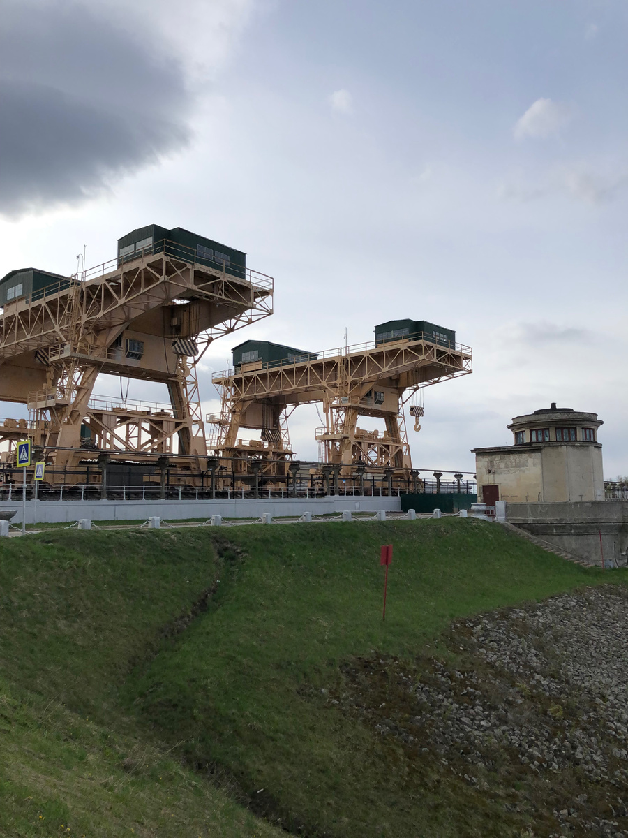 Иваньковская ГЭС. Фото автора.