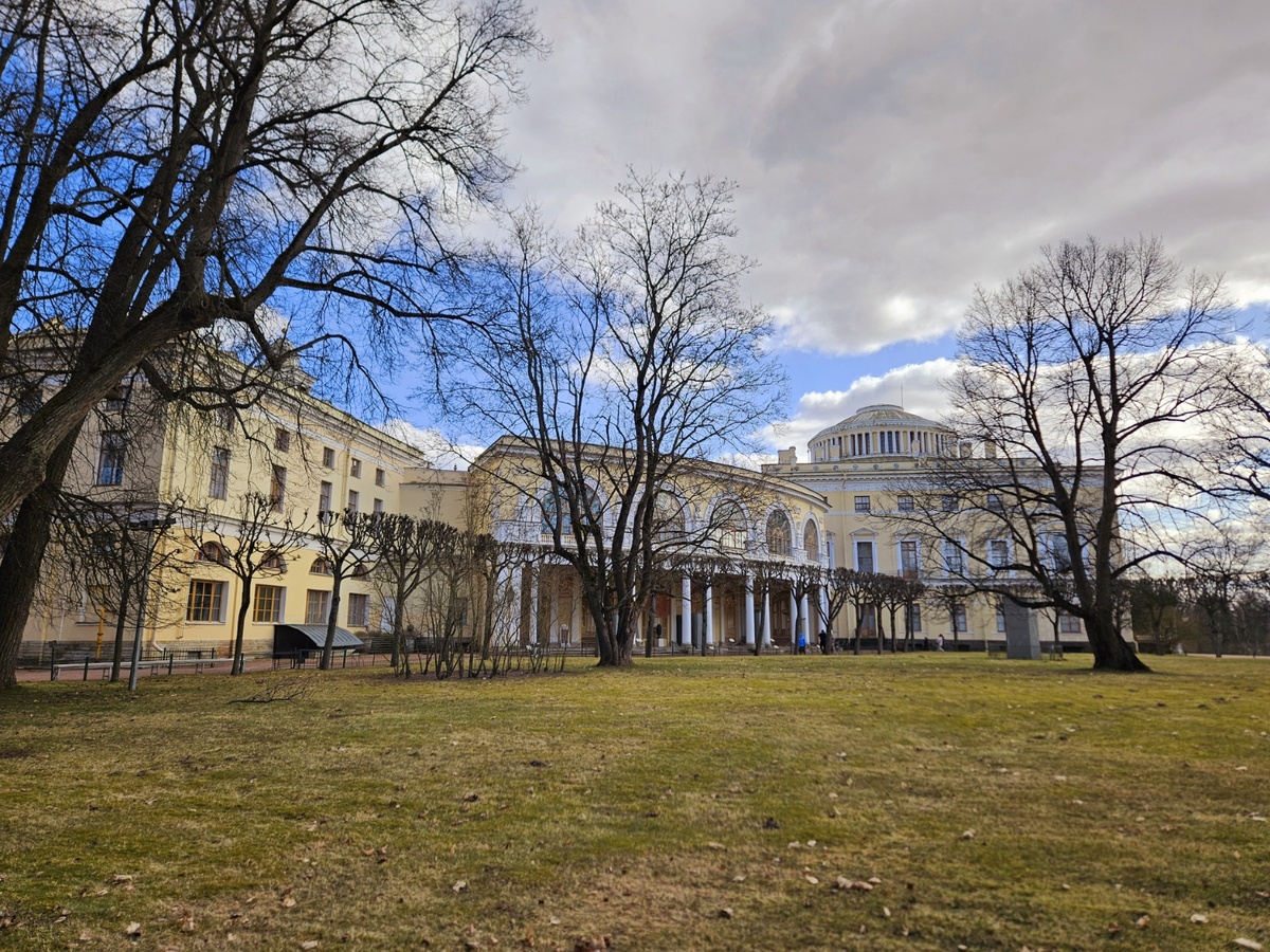 Павловский дворец.