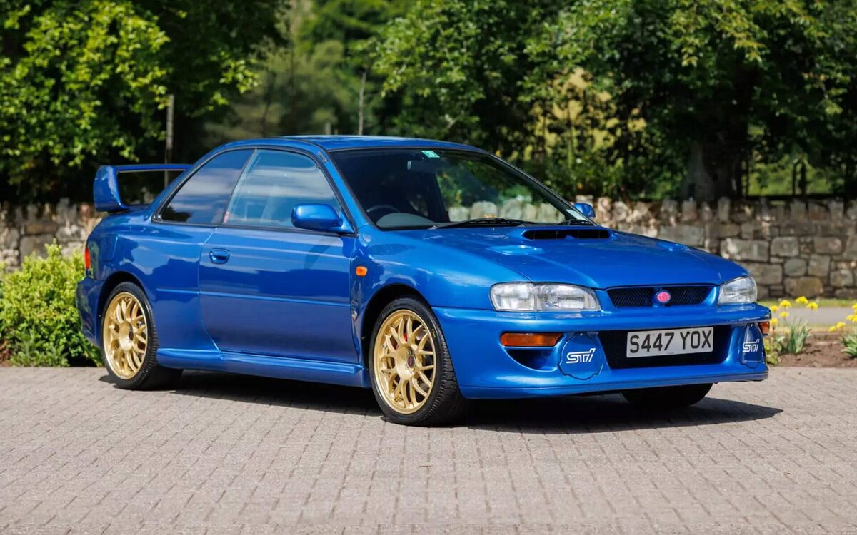 Источник фото: https://mobile.guideautoweb.com/articles/71658/cette-subaru-impreza-sti-22b-1998-vient-de-decrocher-827-000/