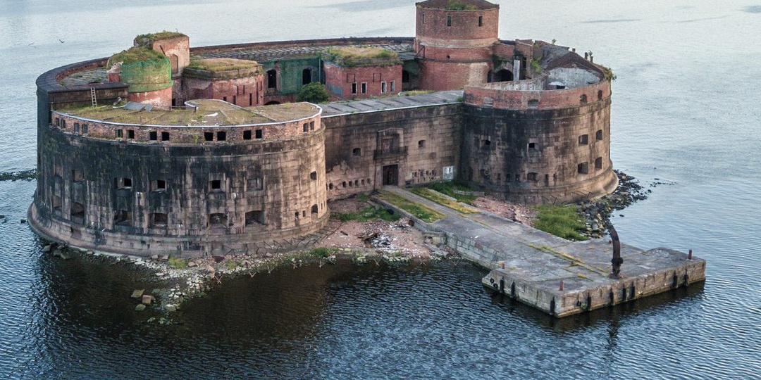 Как мы съездили в Кронштадт на машине и отдых на дамбе с видом на бескрайнюю воду