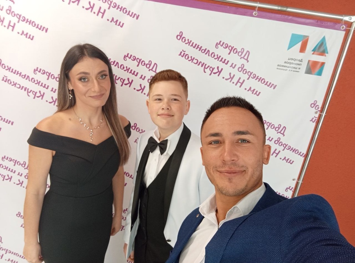 Фото предоставлено Олесей Мосенжук. На фото слева направо - Олеся Мосенжук, Максим Фомин и Владислав Нигаматьянов.