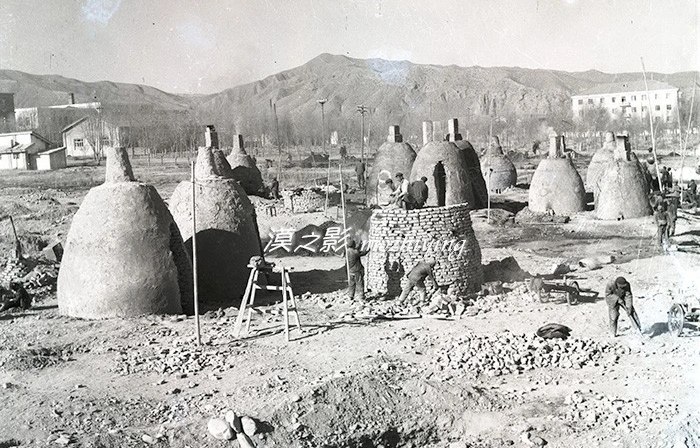 Да... в таких печать только высококлассную сталь плавить ... на горящей соломе.