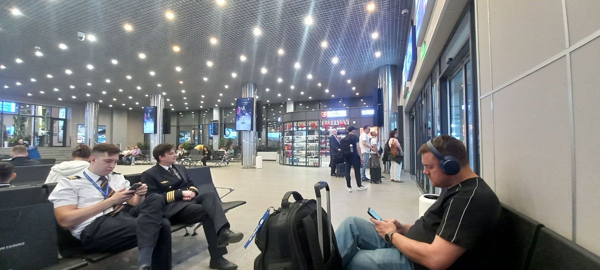 В ожидании вылета вместе с экипажем Аэрофлота.