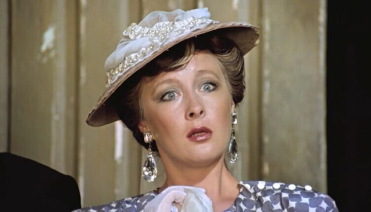     Лариса Удовиченко. Кадр из фильма «Миллион в брачной корзине», «Одесская киностудия», 1985 г.