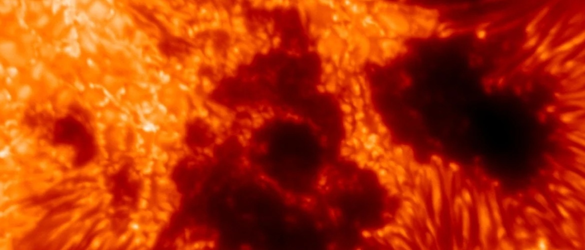 Гигантское солнечное пятно на Солнце крупным планом, снимок телескопа DKIST