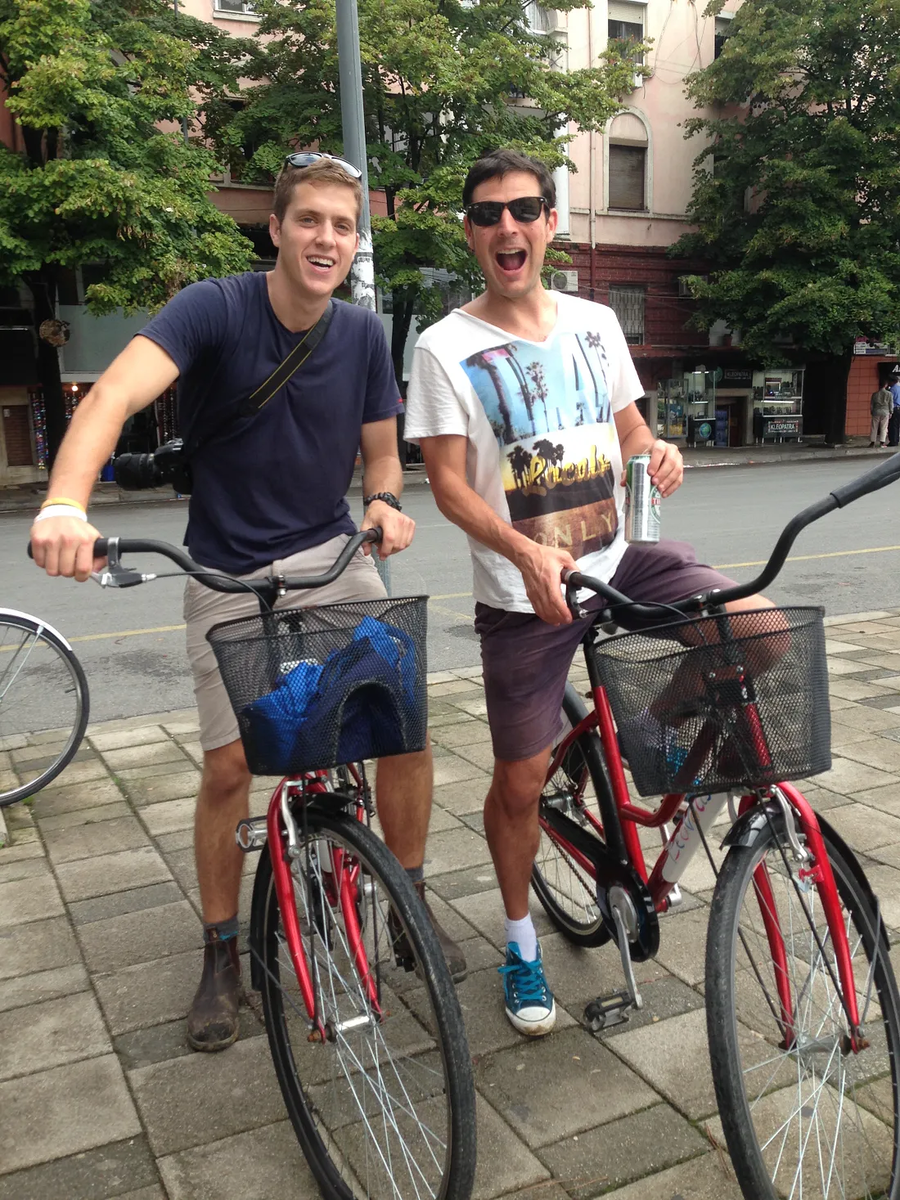 На велосипедах, готовы исследовать город