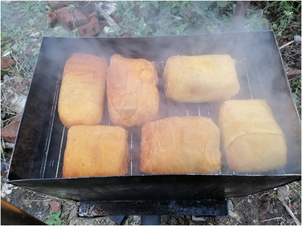 Личное фото автора. Сверху накрывается крышкой.