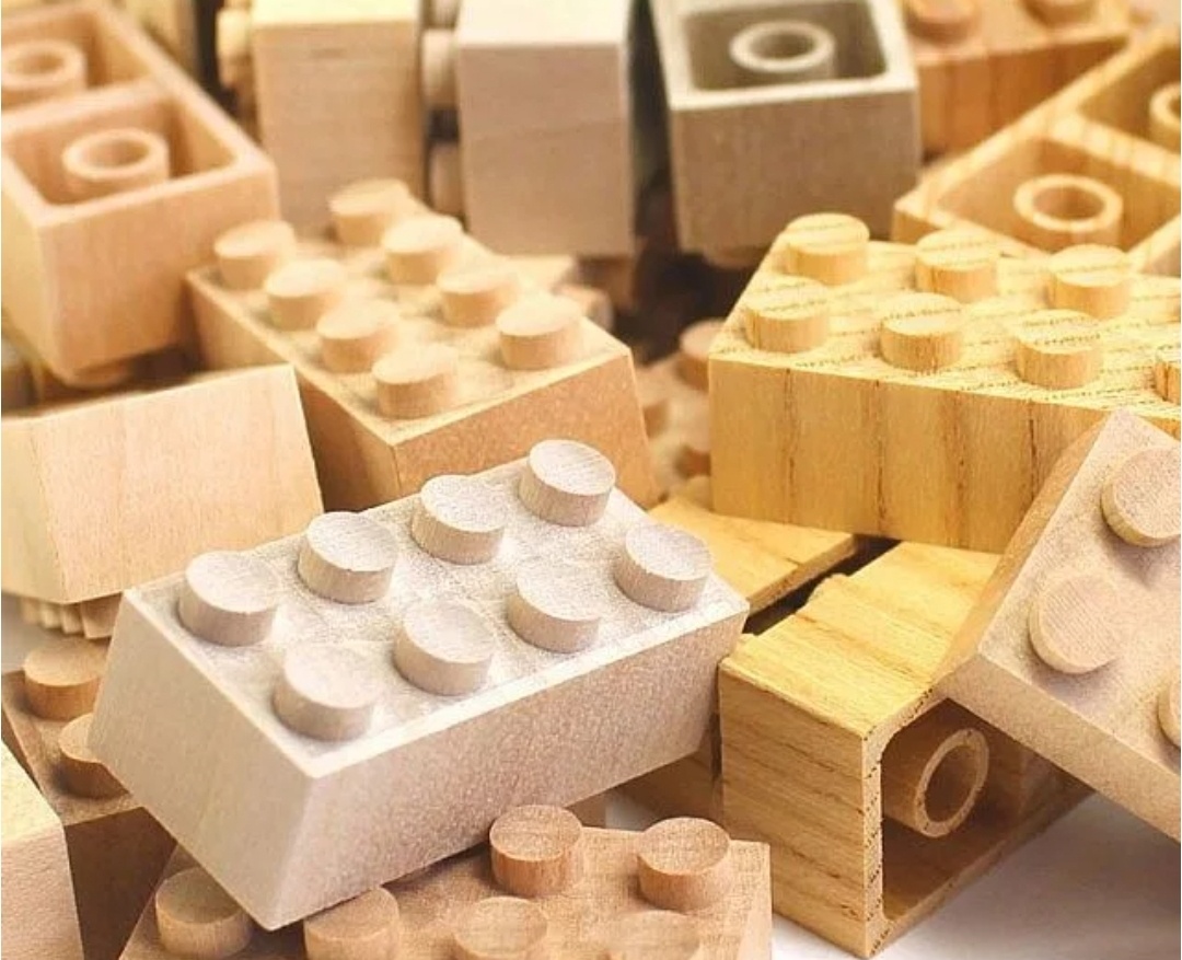 Примерно так выглядели кубики лего в далеком прошлом🤯🔥