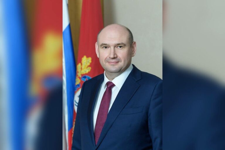    Евгений Солнцев поздравил оренбуржцев с праздником Весны и Труда Марина Шарт