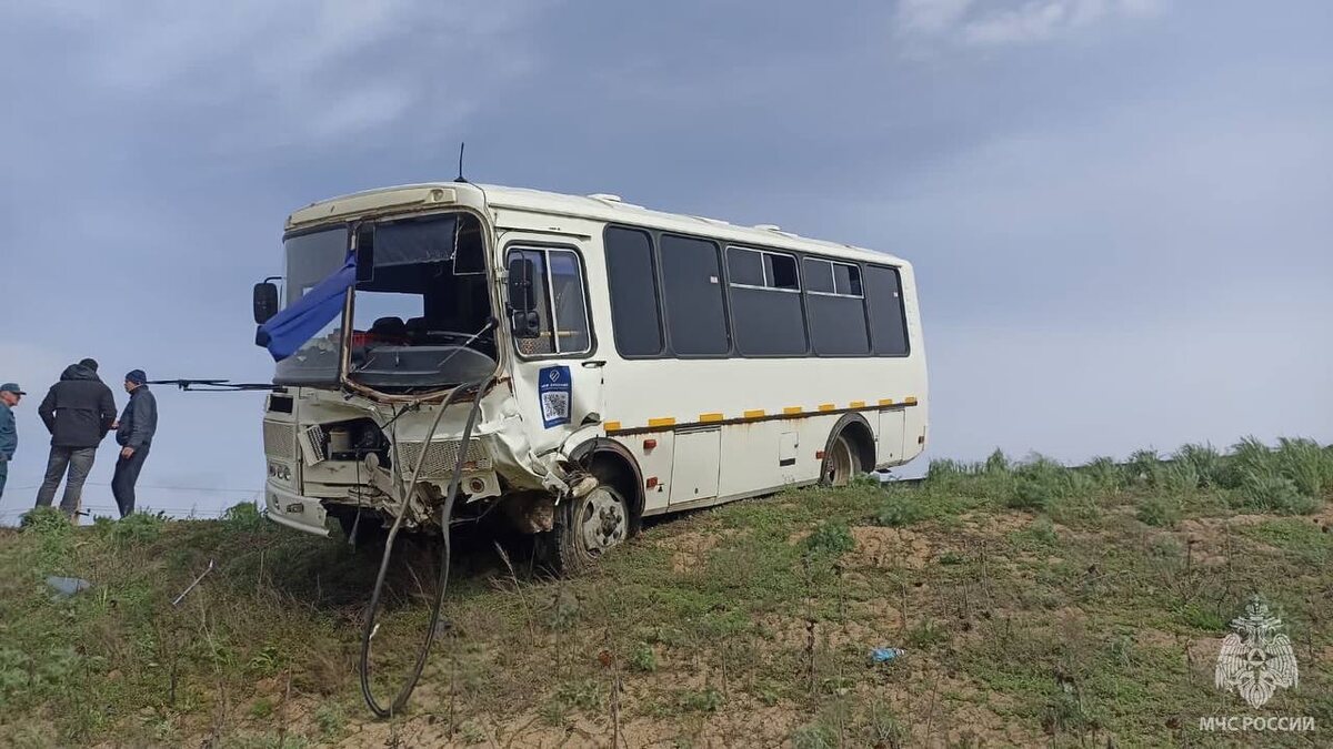 📷    В Курманаевском районе в жутком ДТП с автобусом погиб водитель Nissan Almera Андрей Севостьянов
