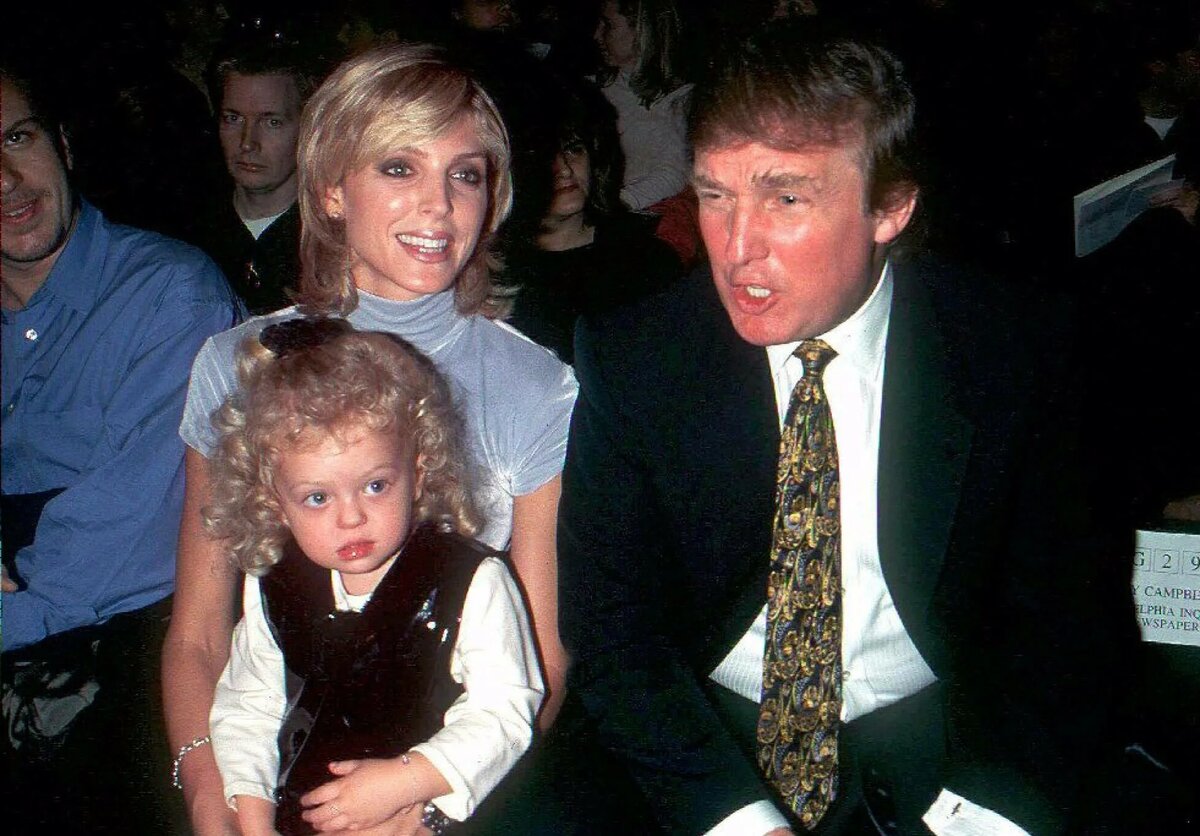 На фото - образцовый семьянин. Но что творилось в это время в его душе?