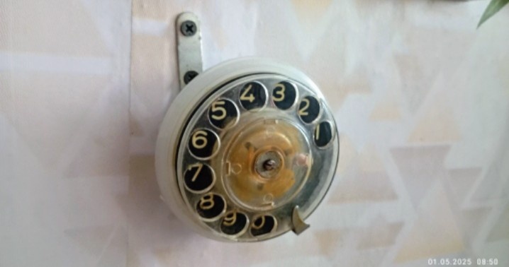 У Ромика висит элемент на бизиборде))