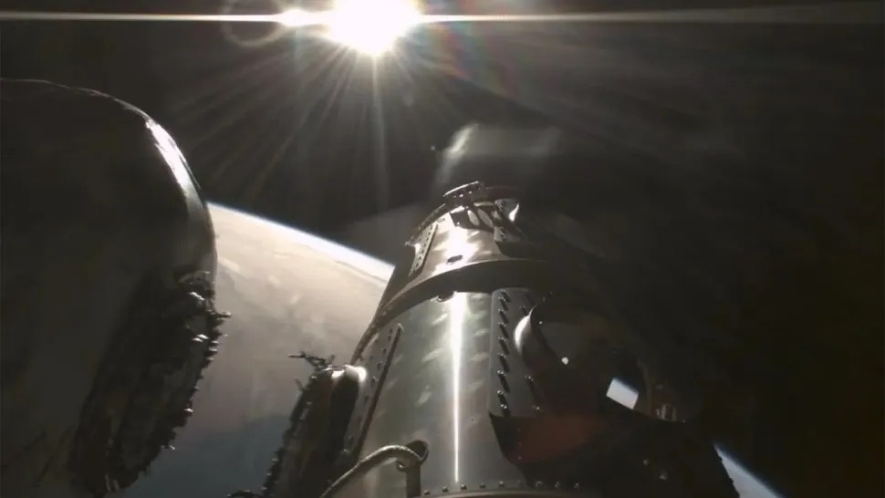 Отделение Phoenix 1 от верхней ступени ракеты Falcon 9.    
 Источник: Atmos Space Cargo  📷
