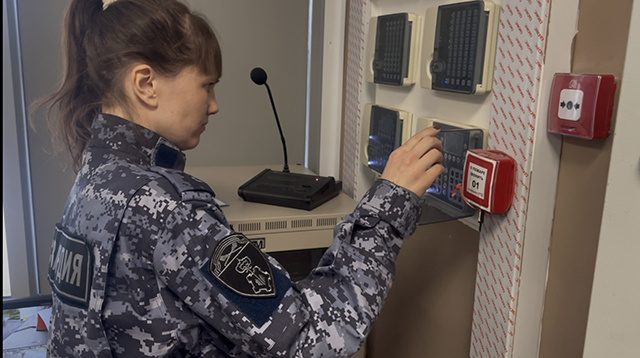 Росгвардейцы провели антитеррористические учения в одной из тверских школ