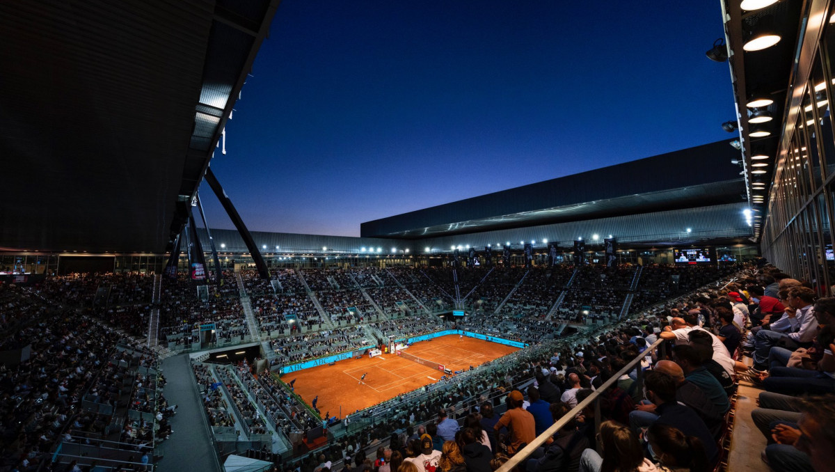 Соболенко прорывается в полуфинал, Андреева покидает WTA-1000 в Мадриде: результаты игрового дня 30 апреля