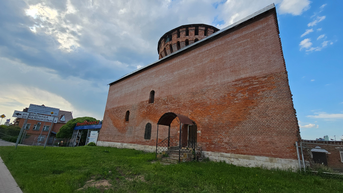 башня Красная