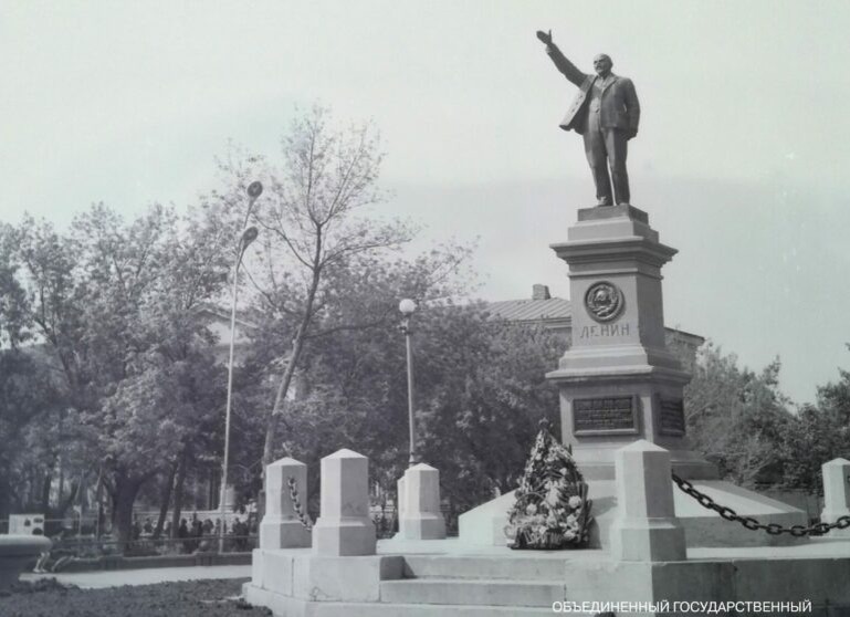   100 лет «маленькому» Ленину. Вместо ГЭС в Оренбурге 1 мая открыли памятник вождю Белов Михаил Александрович