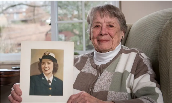 Дешифровальщица ВМС США Джулия Парсонс