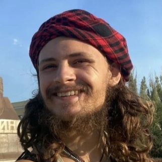 Майкл Александр Глосс.