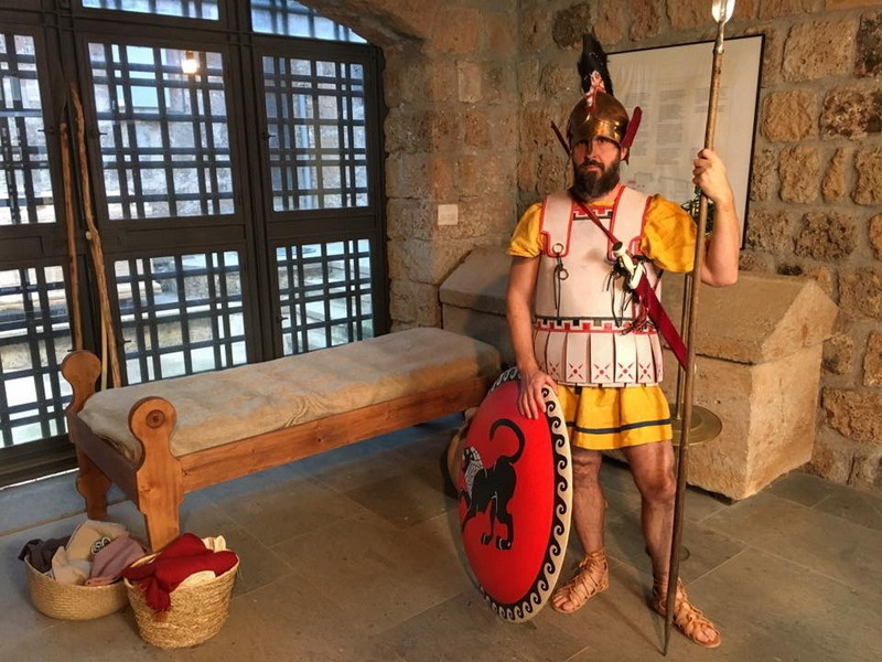 Реконструкция греческого гоплита V века до н.э.