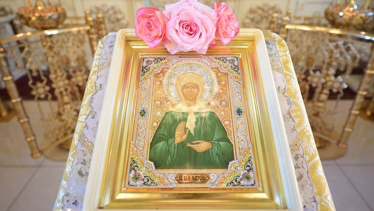 Икона Блаженной Матронушки (источник https://dobro.press/lifestyle/matrona-moskovskaya-den-pamyati-chudesa-i-biografiya-svyatoj), 2 мая - день преставления, 8 марта - день обретения её святых мощей