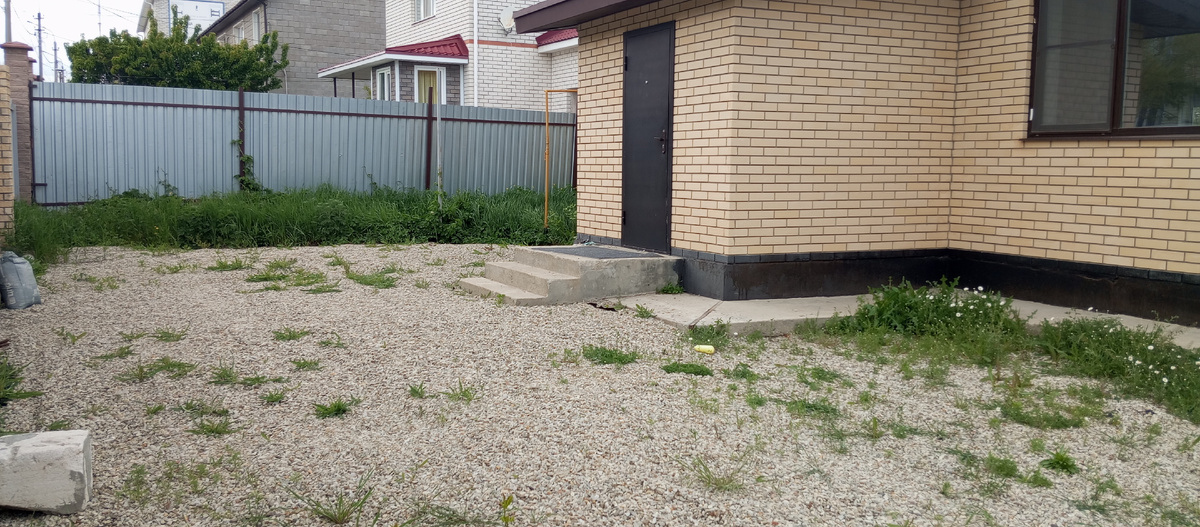 Еще бы территорию прибрать, но это уже завтра