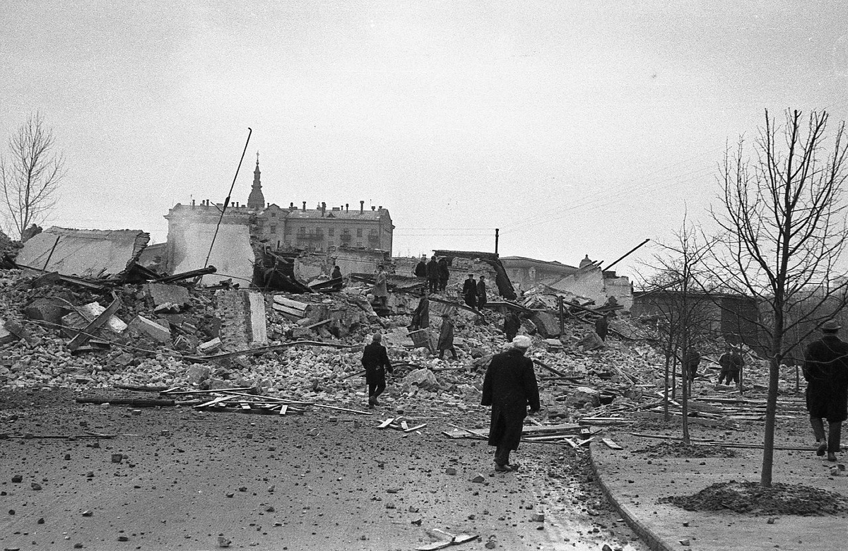 Предоставил Птица Победы