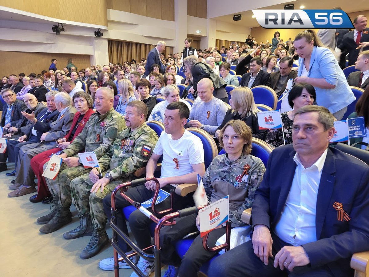  📷    Евгений Солнцев принял участие в акции профсоюзов «Доблестный труд — гарантия Победы» Андрей Севостьянов